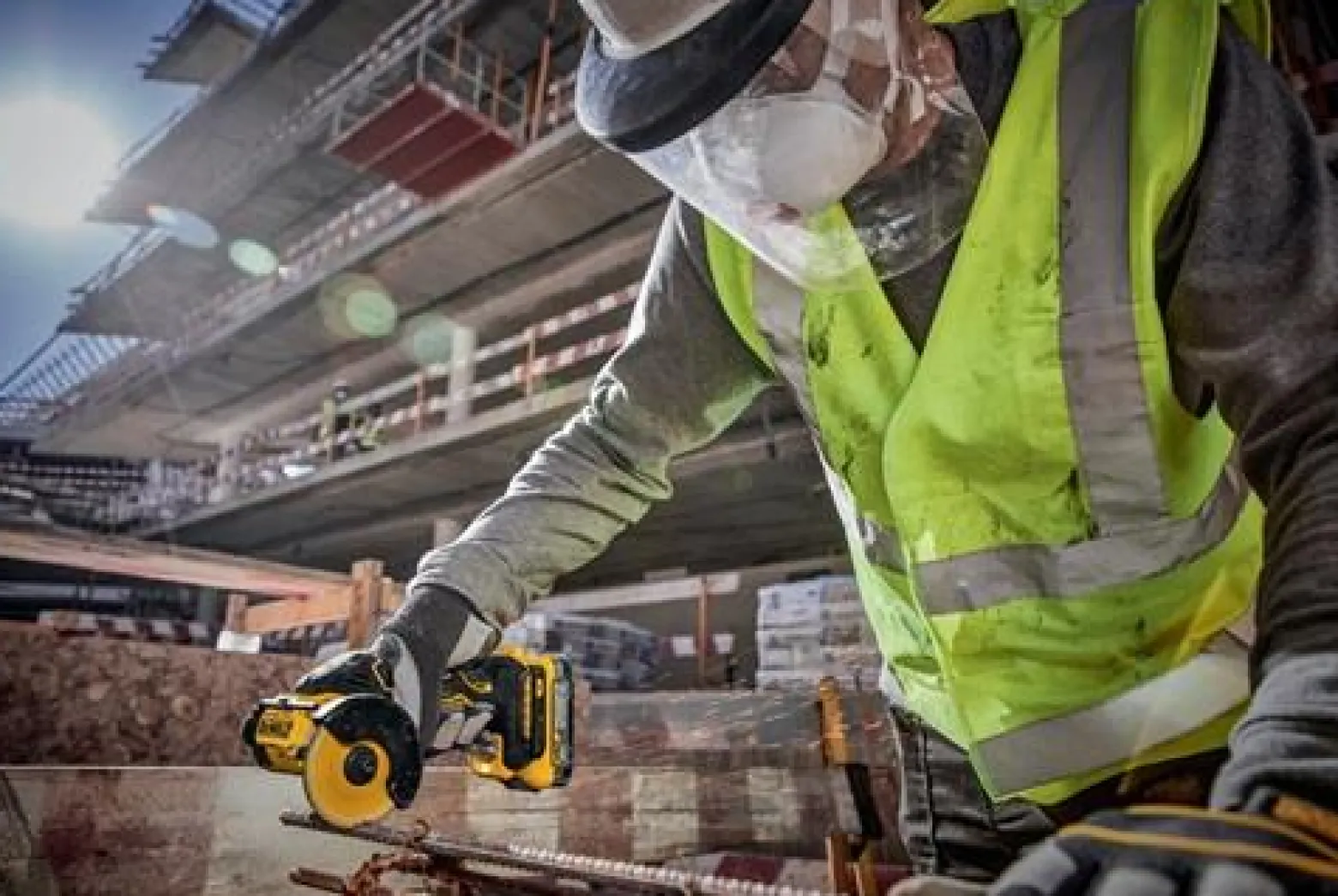 Akku-Multimaterialschneider DCS438N 18V 76x1,6x9,5mm 20000min-¹ DEWALT