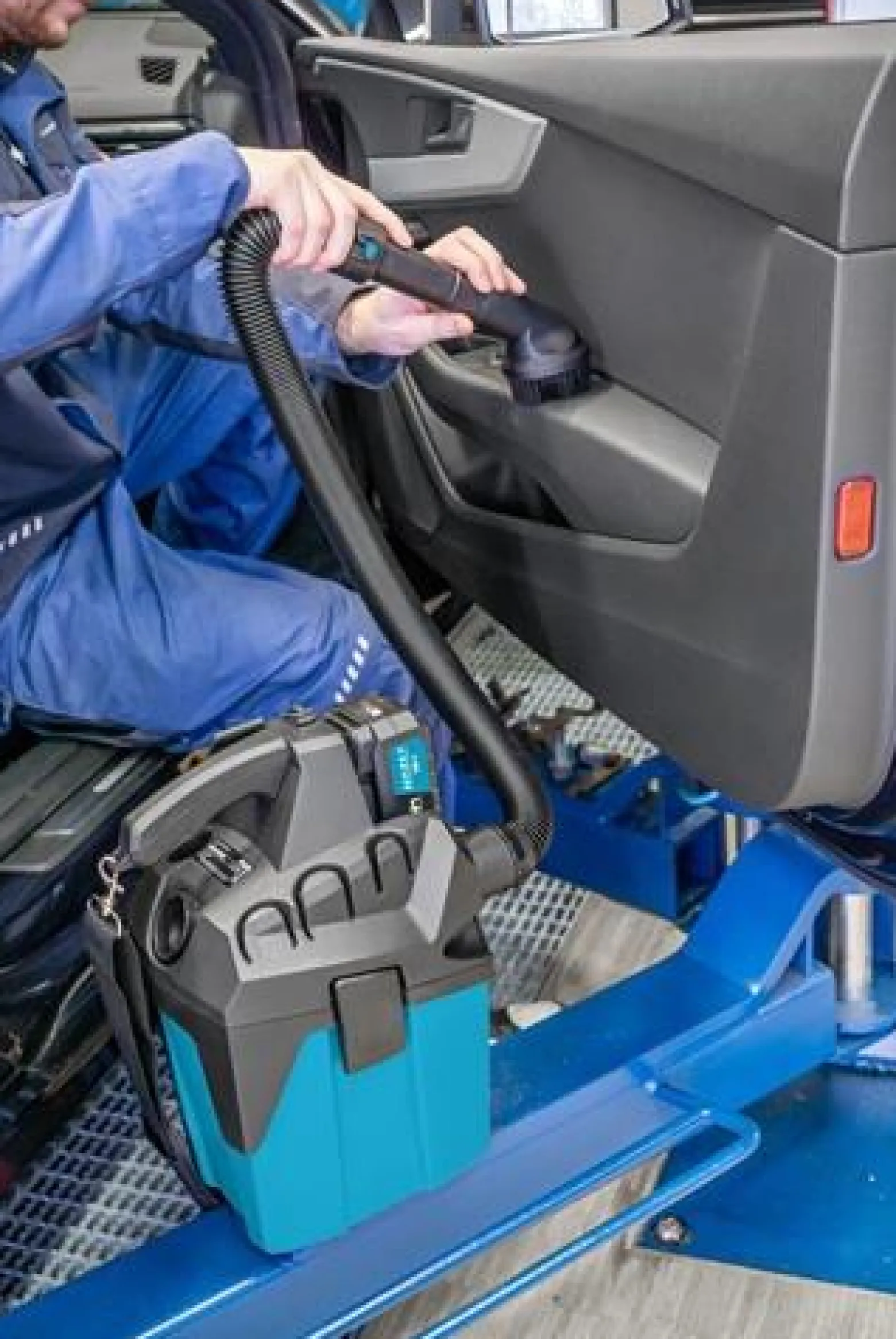 Akku-Sauger 9543-10 18V 6l 70,7 dB(A) HAZET