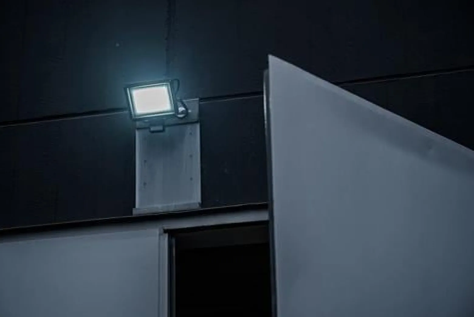 Brennenstuhl LED Strahler JARO 7060 P für außen - 1171250542