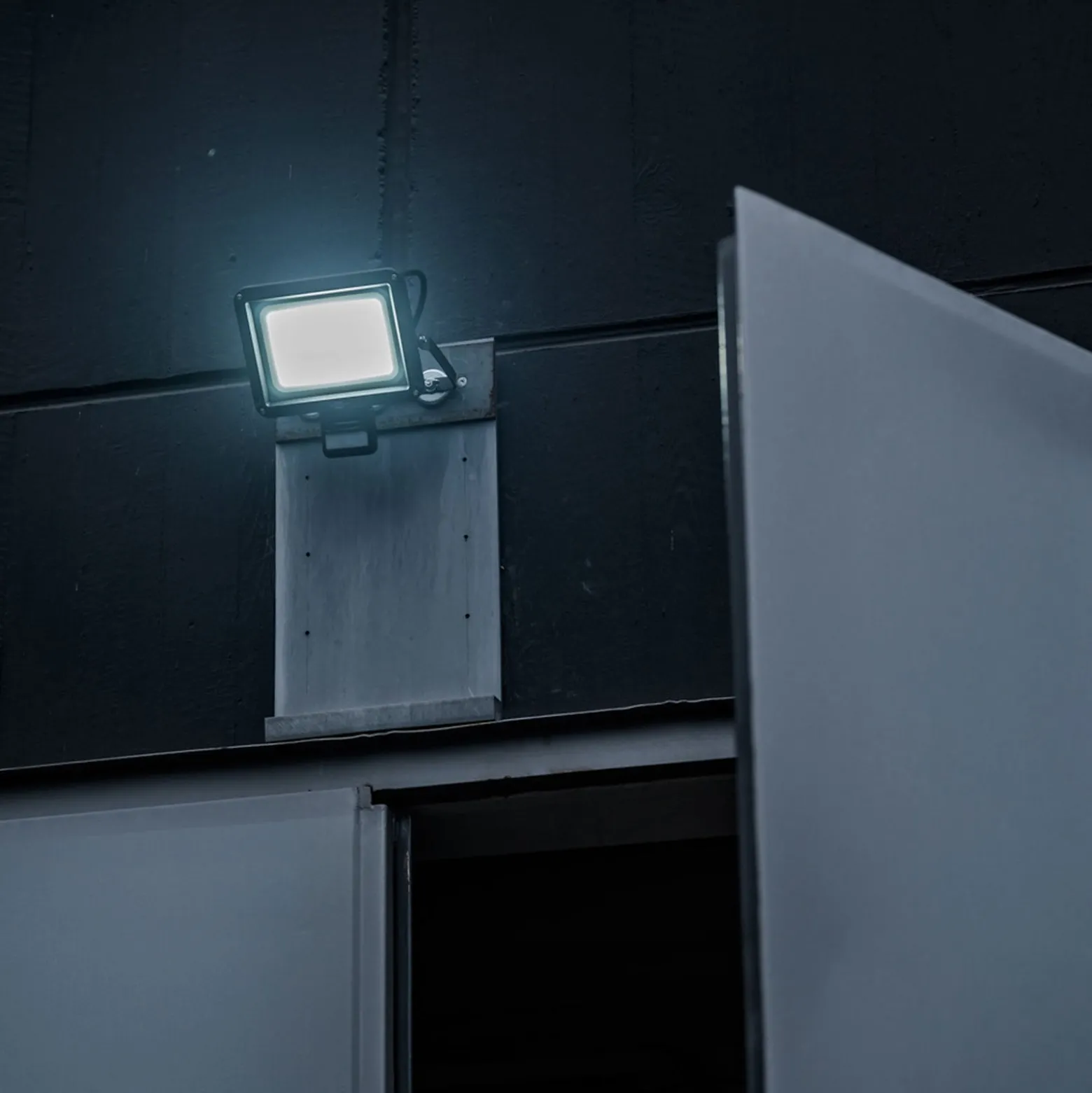 Brennenstuhl LED Strahler JARO 7060 P für außen - 1171250542