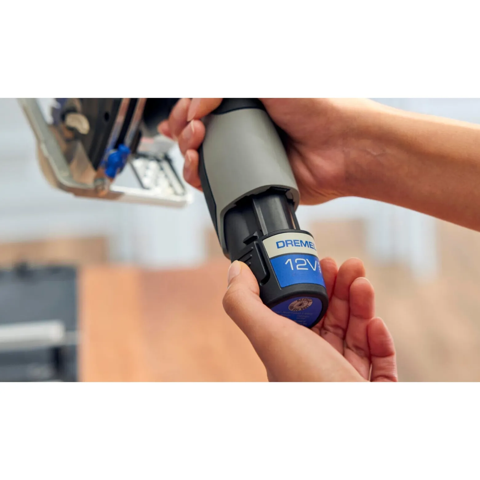 DREMEL® Blueprint Akku-Kompaktsäge 12V / 1x 12V-Akku 2.0Ah + Ladegerät - F013CS12JA