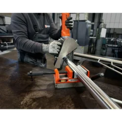 Fein Magnetschraubstock mit Backenbreite von 100 mmFEIN VersaMAG Schraubstock Set inklusive Schutzbacken aus Aluminium - 90701009000