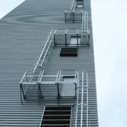 Günzburger Steigtechnik mehrzügige Steigleiter mit Rückenschutz (Bau) Aluminium blank 11,84 m - 510130