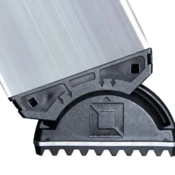Günzburger Steigtechnik Stufen-Stehleiter 250 kg beidseitig begehbar mit clip-step R13 2 x 3 Stufen - 043803