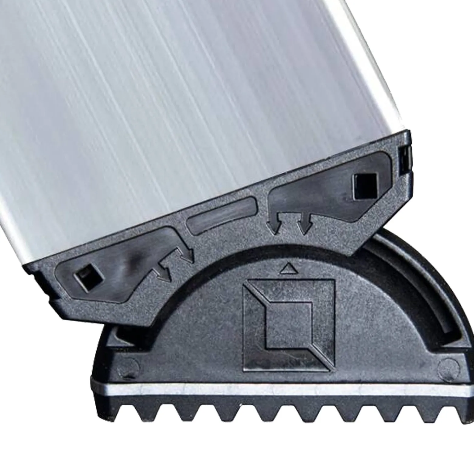 Günzburger Steigtechnik Stufen-Stehleiter 250 kg beidseitig begehbar mit clip-step R13 2 x 3 Stufen - 043803