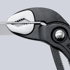 Knipex Cobra® mit Befestigungsöse grau atramentiert, mit Mehrkomponenten-Hüllen, mit integrierter Befestigungsöse zum Anbringen einer Absturzsicherung 250 mm - 8702250TBK