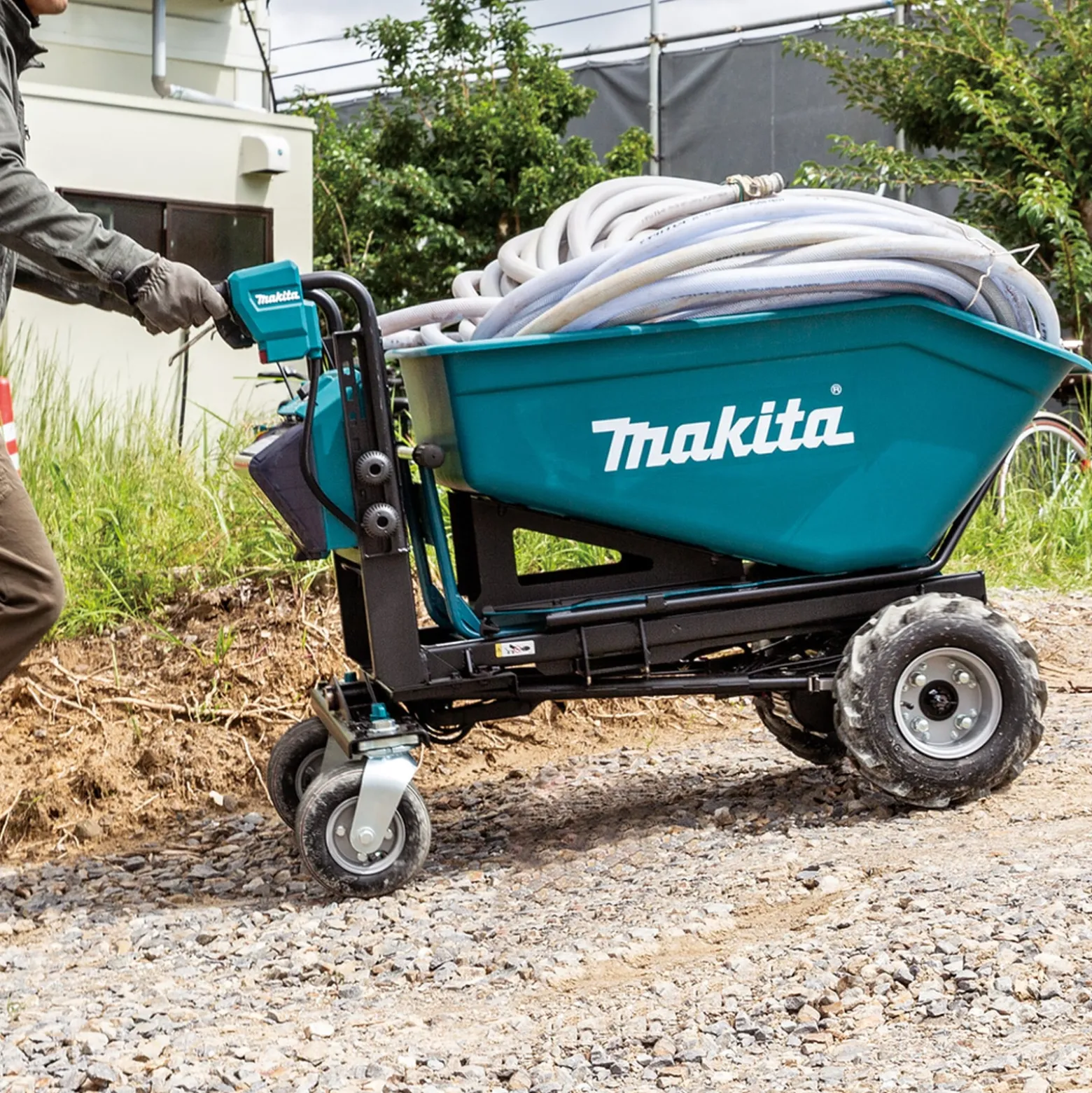 Makita Akku-Schubkarre 2x18V mit elektrischer Kippfunktion Solo - DCU602Z