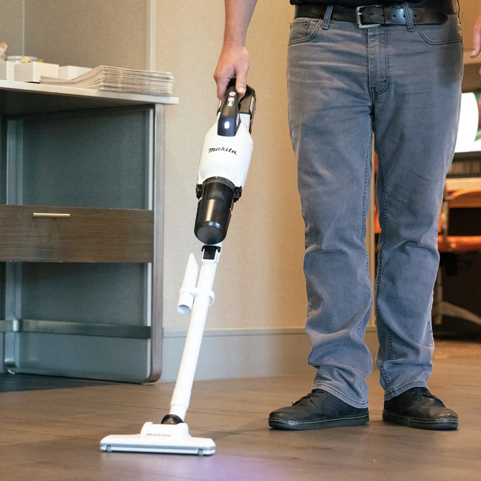 Makita CL003GZ Akku-Staubsauger 40V max. mit Zykloneinheit Solo