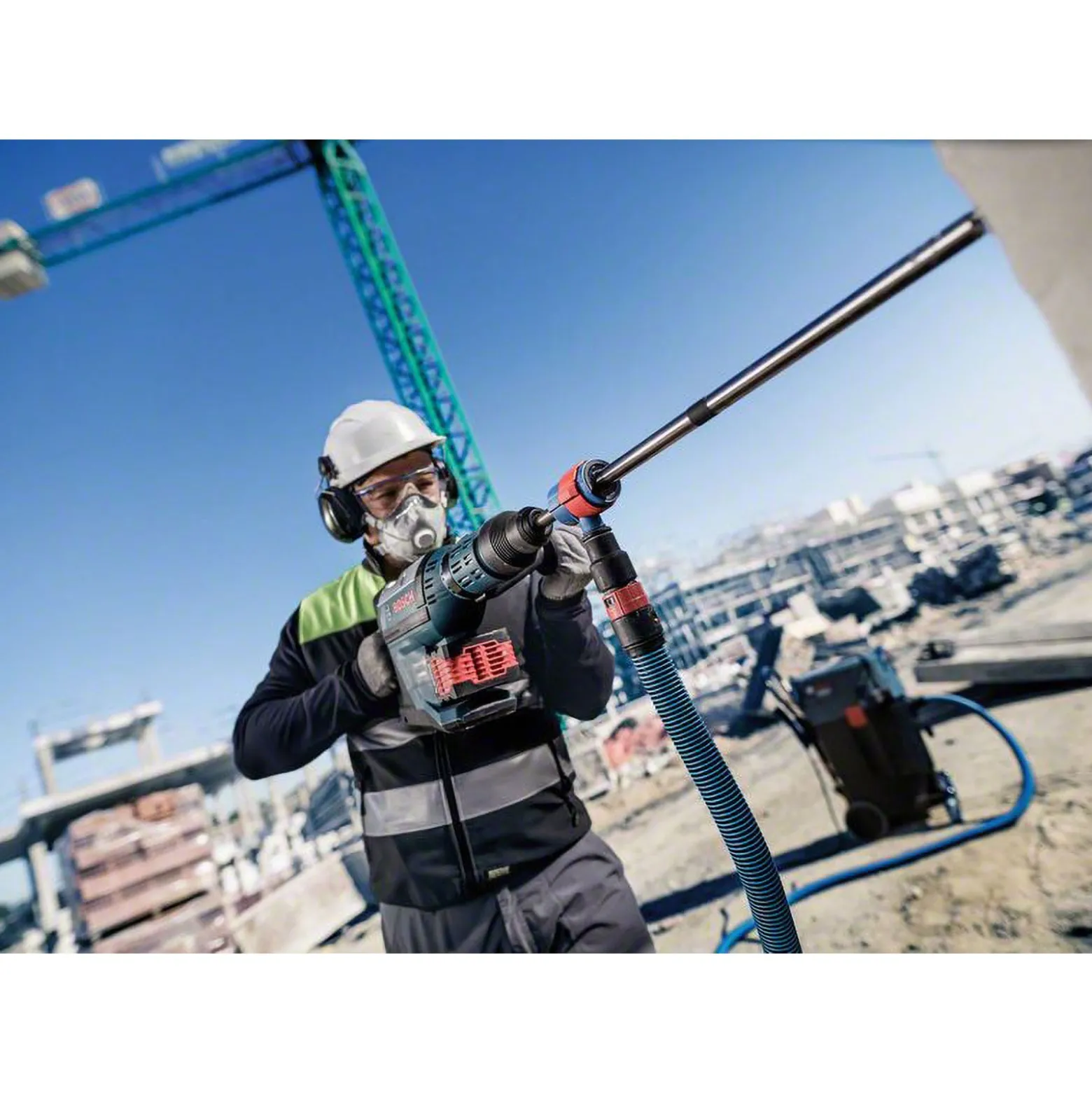 Makita DTP131RMJ Akku-Quadroschrauber 14,4V / 4,0 Ah, 2 Akkus + Ladegerät im MAKPAC