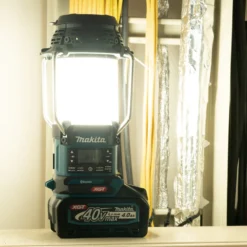 Makita MR009GZ Akku-Radio mit Laterne XGT 40V Solo