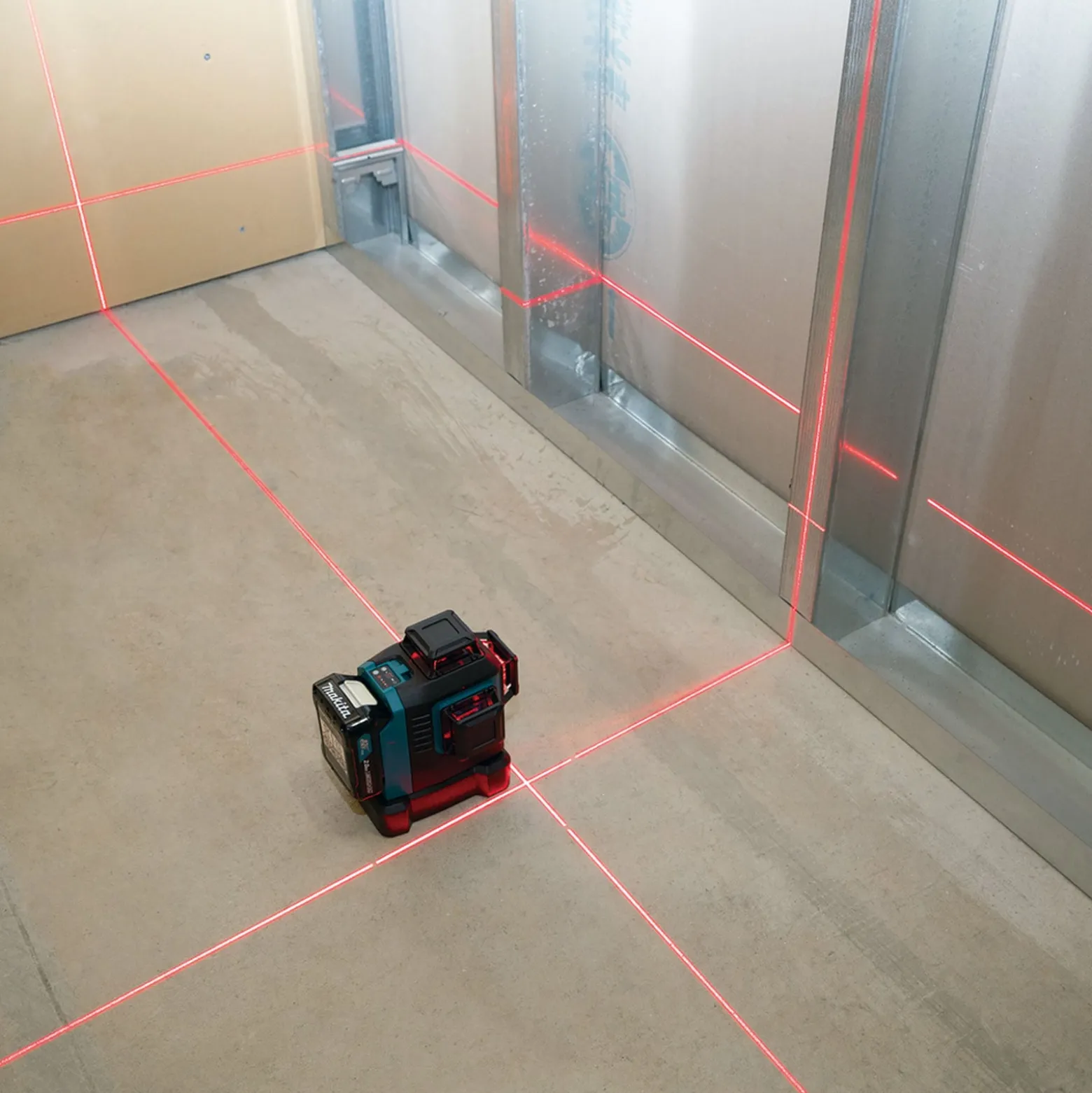 Makita SK700D Akku-Multi Linienlaser rot 12 V max. Solo in Transporttasche