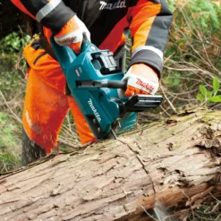 Makita UC011GT101 Akku-Kettensäge 40V max. / 1x 5,0 Ah Akku + Ladegerät