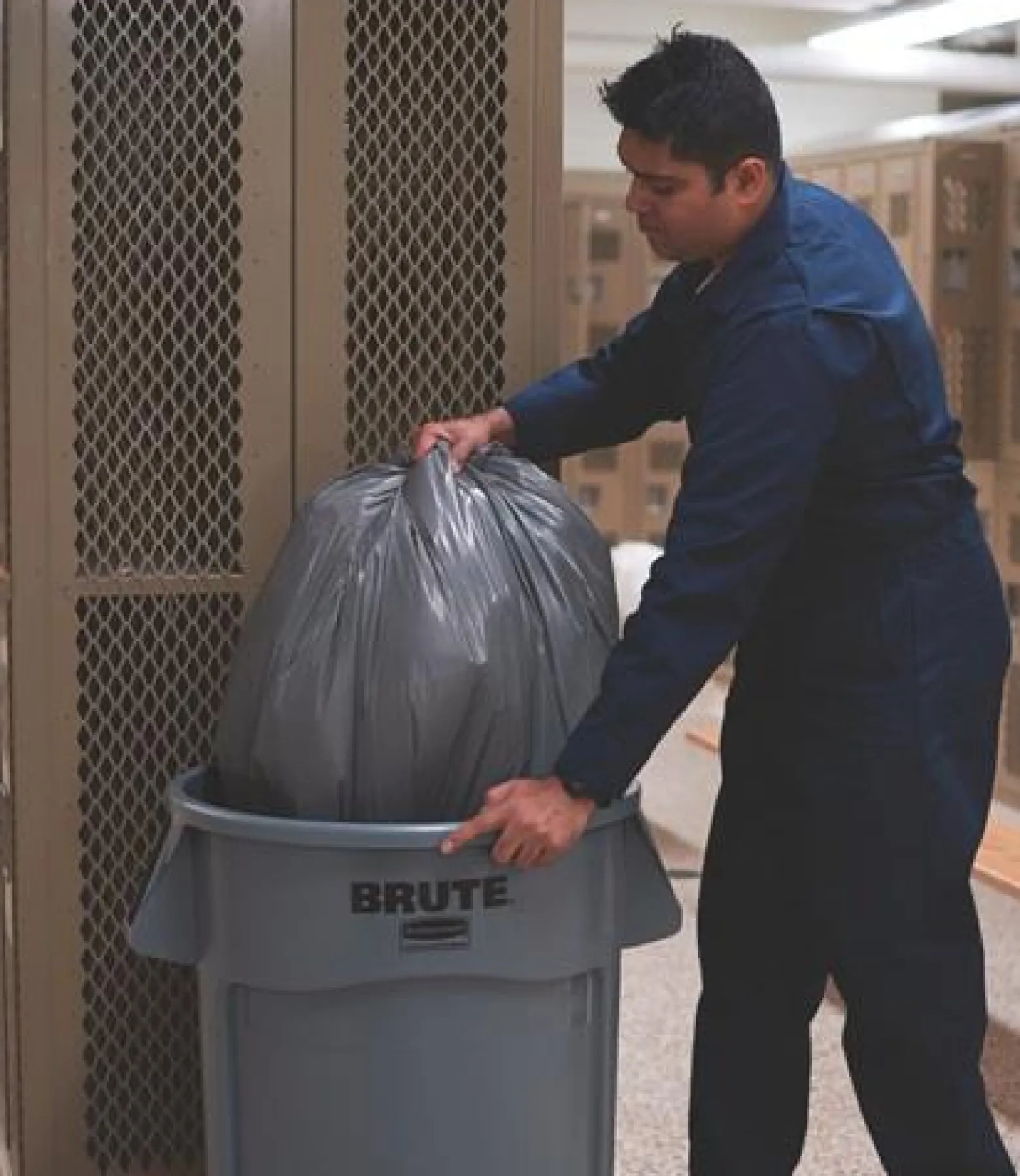 Rubbermaid Mehrzwecktonne grau 38 l PE - FG261000GRAY